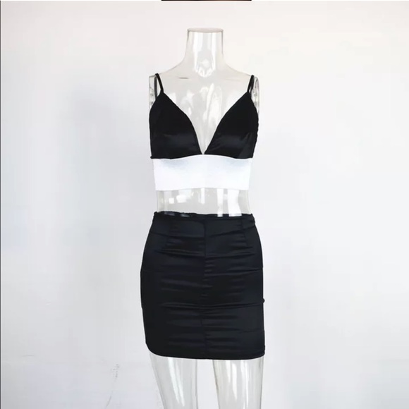 Crop top and Skirt Set - Picture 2 of 2